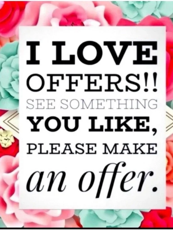 Anna Sui necklace w triple strand chain & an ornate pendant w rhinestones - Picture 8 of 8